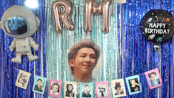 BTS(방탄소년단) RM 생일 기념 카페 - 홍대 버튼  [사진=RNX NEWS]
