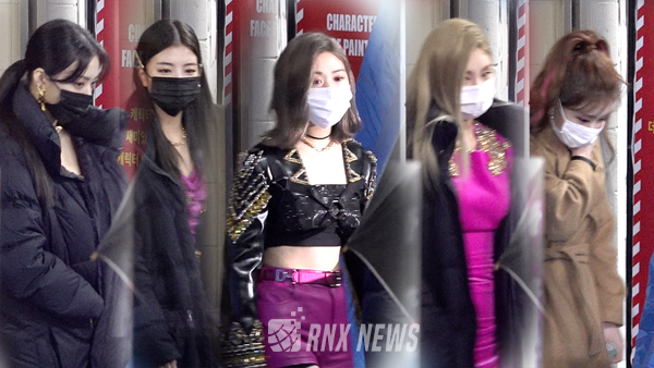 그룹 ITZY (있지 / 예지, 리아, 류진, 채령, 유나)   [사진=RNX news]