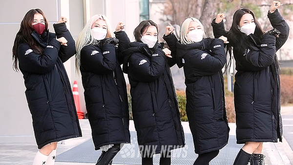 woo!ah! ( 우아! / 나나, 우연, 소라, 민서, 루시)  [사진=RNX news]