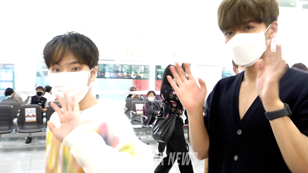 그룹 OMEGA X (오메가엑스 / 재한, 휘찬, 세빈, 한겸, 태동, XEN, 제현, KEVIN, 정훈, 혁, 예찬) [사진=RNX news]