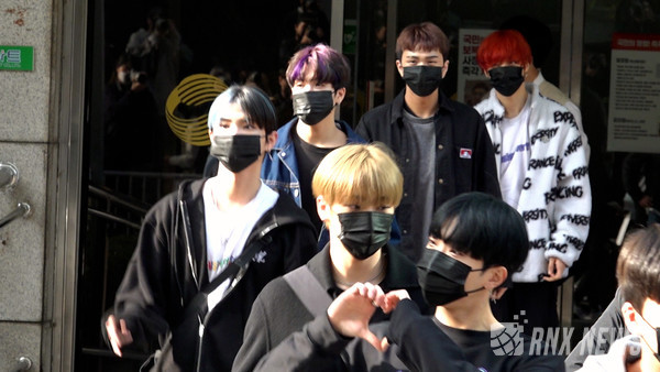 그룹 KINGDOM(단, 아이반, 아서, 자한, 무진, 치우, 루이) [사진=RNX news]