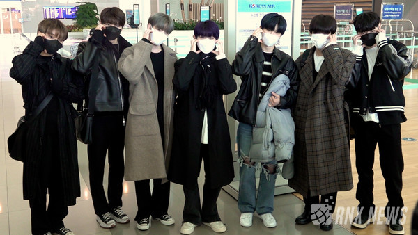 그룹 BLITZERS (진화, 고유, 주한, 샤, 크리스, 루탄, 우주) [사진=RNX news]