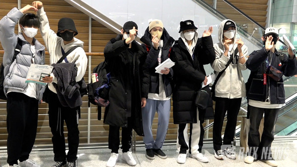 그룹 BLITZERS (진화, 고유, 주한, 샤, 크리스, 루탄, 우주) [사진=RNX news]