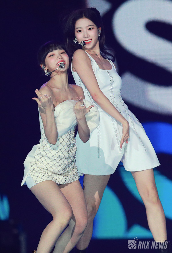 그룹 LE SSERAFIM(르세라핌/ 사쿠라, 김채원, 허윤진, 카즈하, 홍은채) [사진=RNX news]