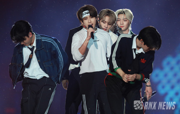 그룹 Stray Kids(스트레이 키즈/방찬, 리노, 창빈, 현진, 한, 필릭스, 승민, 아이엔) [사진=RNX news]