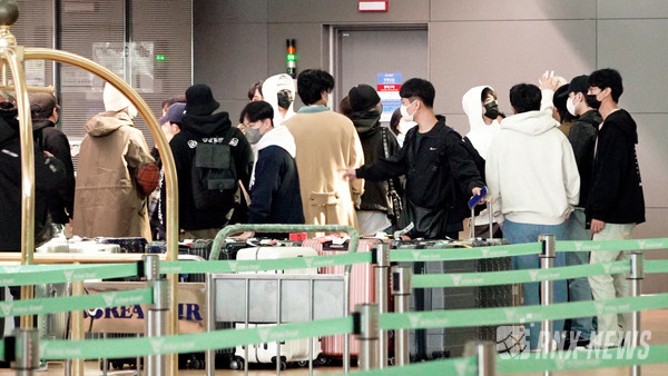 그룹 SEVENTEEN(에스쿱스, 정한, 조슈아, 준, 호시, 원우, 우지, 디에잇, 민규, 도겸, 승관, 버논, 디노) [사진/영상=RNX news]