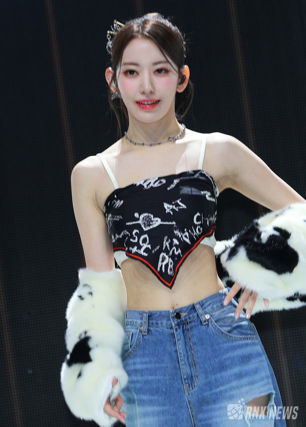 그룹 LE SSERAFIM (김채원, 사쿠라, 허윤진, 카즈하, 홍은채)  사진/영상=RNX news]