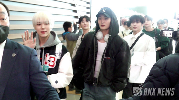 그룹 CRAVITY(세림, 앨런, 정모, 우빈, 원진, 민희, 형준, 태영, 성민) [사진/영상=RNX news]