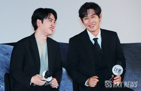 '지천명 아이돌' 설경구와 '아이돌' 도경수 [사진/영상=RNX news]