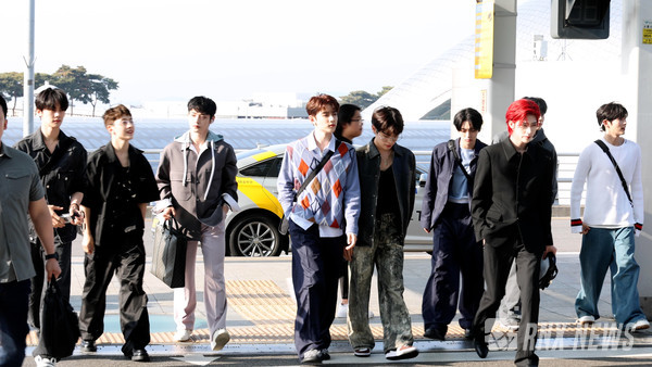 그룹 ZEROBASEONE(ZB1/성한빈, 김지웅, 장하오, 석매튜, 김태래, 리키, 김규빈, 박건욱, 한유진) [사진/영상=RNX news]