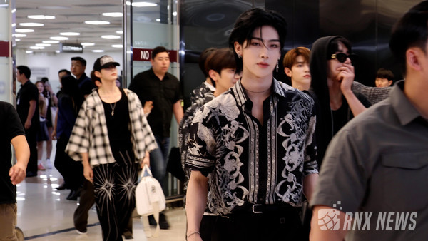 그룹 ZEROBASEONE (김지웅, 장하오, 성한빈, 석매튜, 김태래, 리키, 김규빈, 박건욱)  [사진=RNX news]