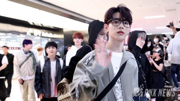 그룹 ZEROBASEONE (김지웅, 장하오, 성한빈, 석매튜, 김태래, 리키, 김규빈, 박건욱, 한유진) [사진=RNX news]