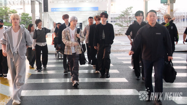 그룹 ZEROBASEONE (김지웅, 장하오, 성한빈, 석매튜, 김태래, 리키, 김규빈, 박건욱)  [사진=RNX news]