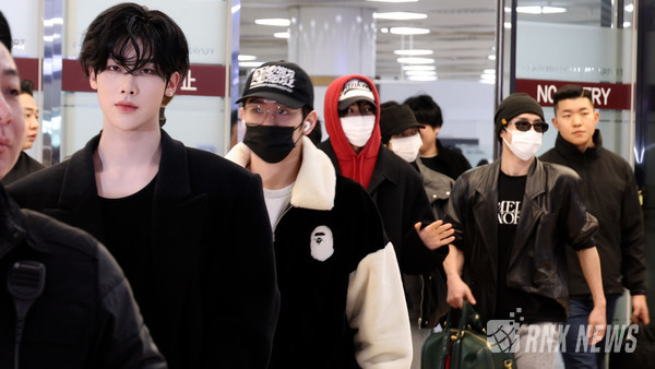 그룹 ZEROBASEONE (김지웅, 장하오, 성한빈, 석매튜, 김태래, 리키, 김규빈, 박건욱)  [사진=RNX news] 