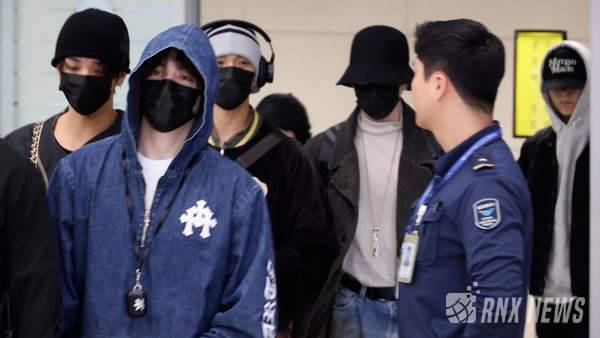 Seventeen(에스쿱스, 조슈아, 준, 호시, 원우, 우지, 디에잇, 민규, 도겸, 승관, 버논, 디노) [사진/영상=RNX news]