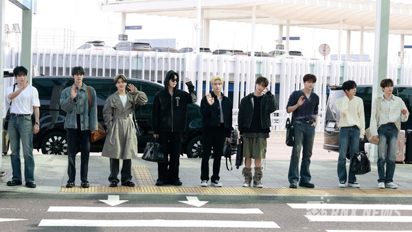 그룹 ZEROBASEONE (ZB1/김지웅, 장하오, 성한빈, 석매튜, 김태래, 리키, 김규빈, 박건욱, 한유진) [사진=RNX news] 