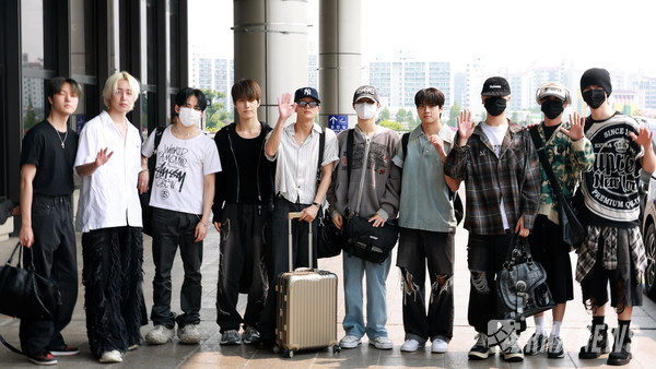 싸이커스(xikers/민재, 준민, 수민, 진식, 현우, 정훈, 세은, 유준, 헌터, 예찬)[사진/영상=RNX news]