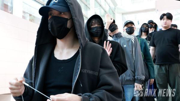 그룹 ZEROBASEONE (ZB1/김지웅, 장하오, 성한빈, 석매튜, 김태래, 리키, 김규빈, 박건욱, 한유진) [사진=RNX news]