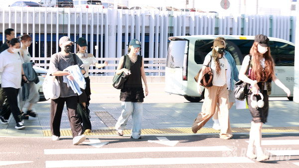 그룹 LE SSERAFIM(김채원, 사쿠라, 허윤진, 카즈하, 홍은채) [사진/영상=RNX news]