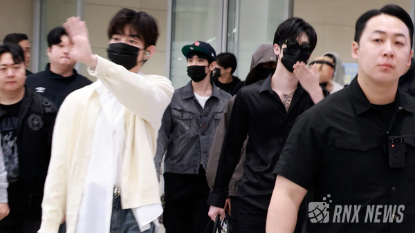 그룹 ZEROBASEONE (김지웅, 장하오, 성한빈, 석매튜, 김태래, 리키, 김규빈, 박건욱, 한유진)  [사진=RNX news]