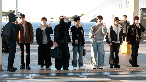 그룹 ZEROBASEONE (김지웅, 장하오, 성한빈, 석매튜, 김태래, 리키, 김규빈, 박건욱, 한유진) [사진=RNX news]